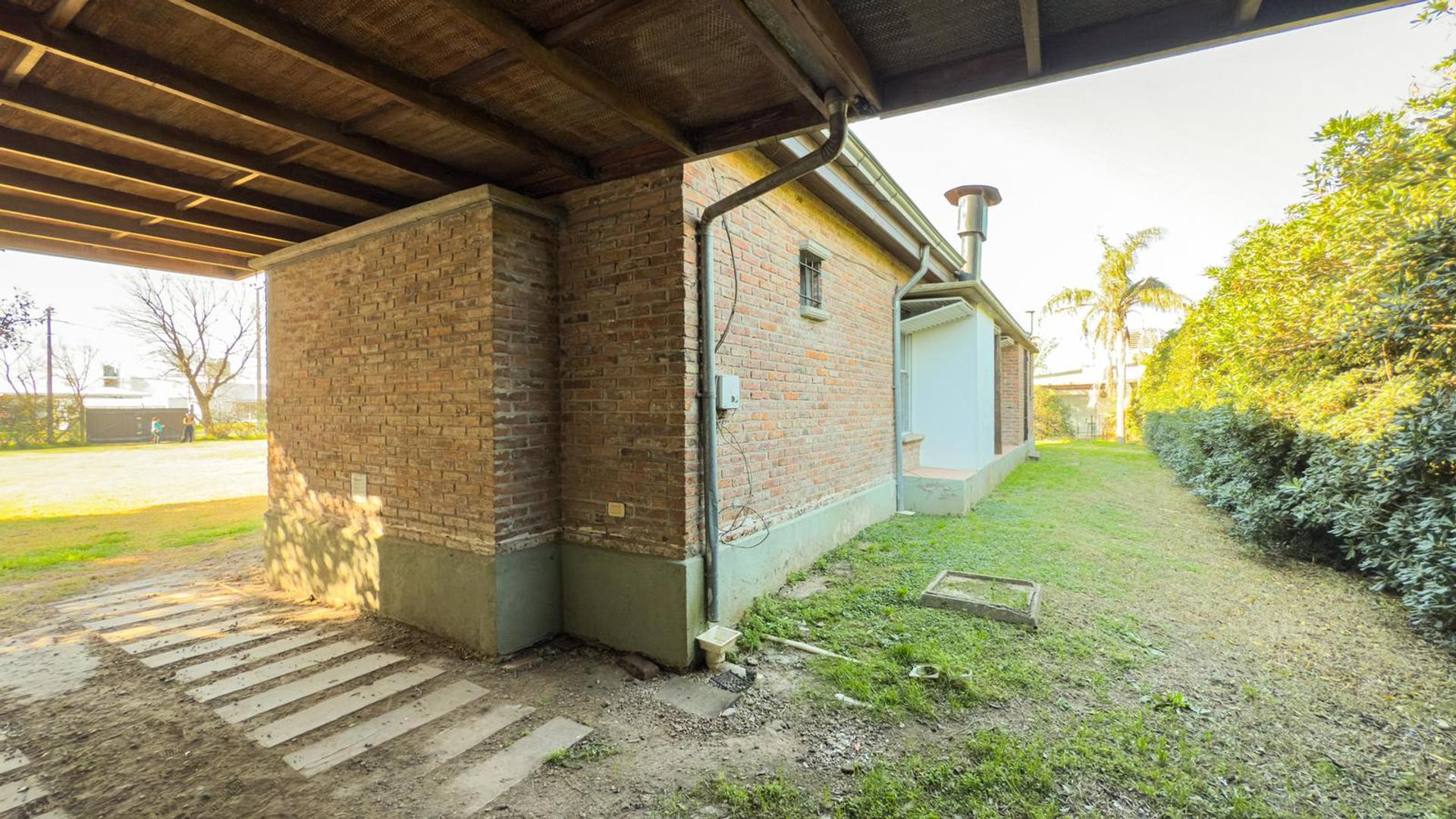 Casa 3 ambientes con 2 baños