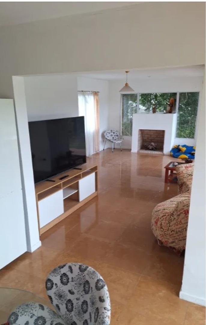 Casa en Venta con 3 cocheras