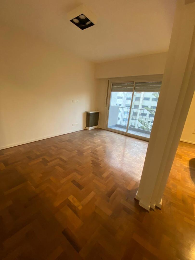 Oficina 4 ambientes con 2 baños