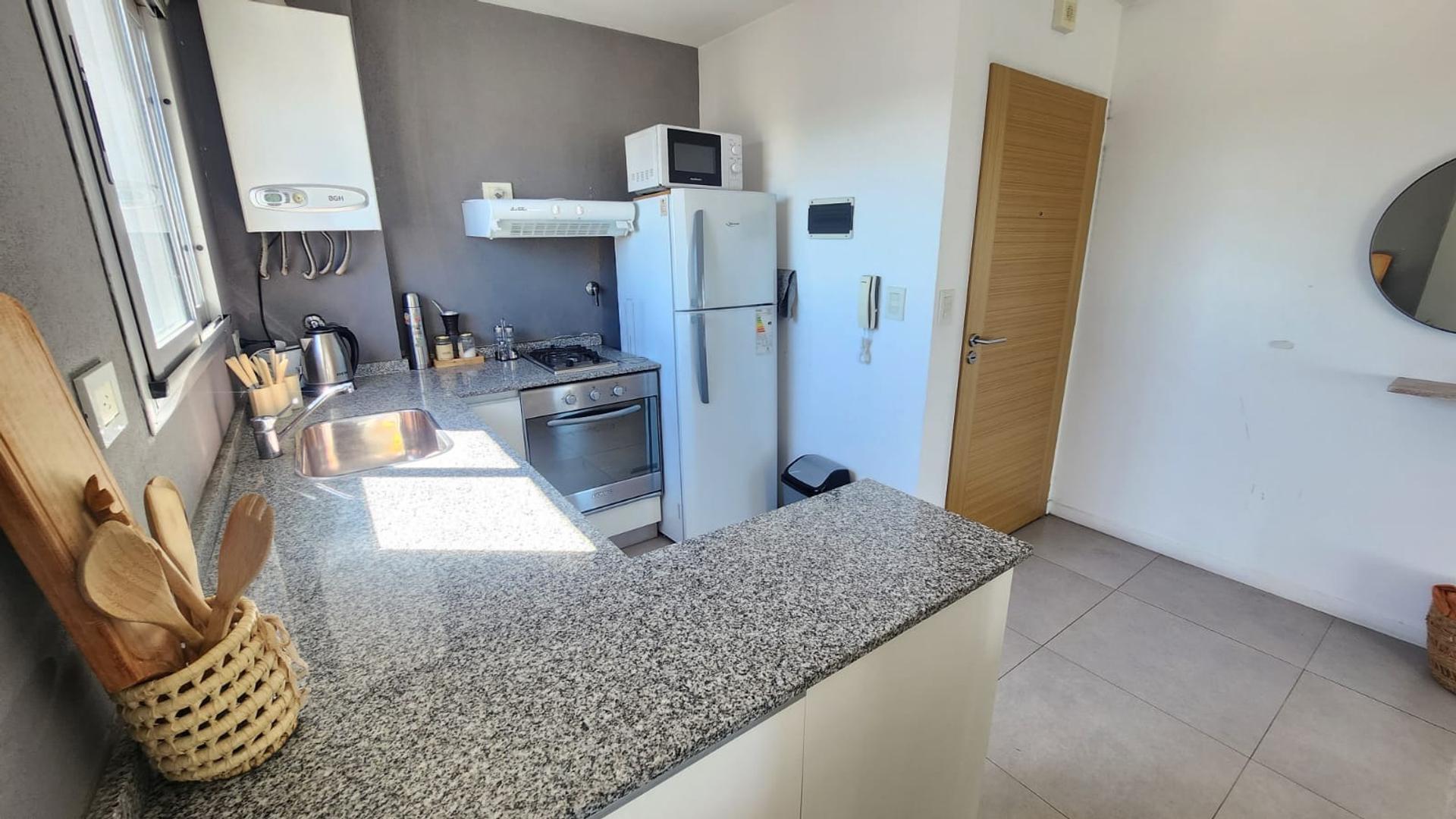 Hipólito Irigoyen 9100, Piso 14