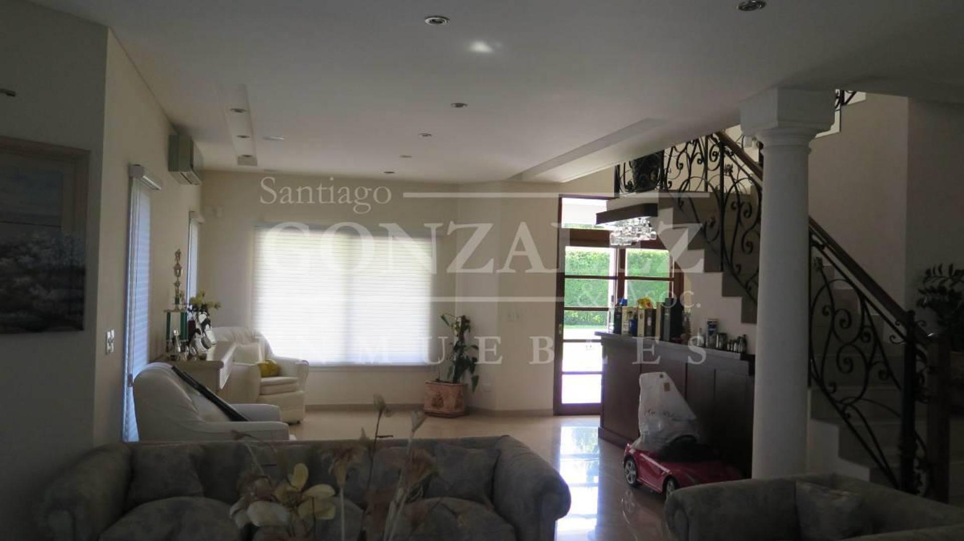 Casa 4 ambientes con 5 baños