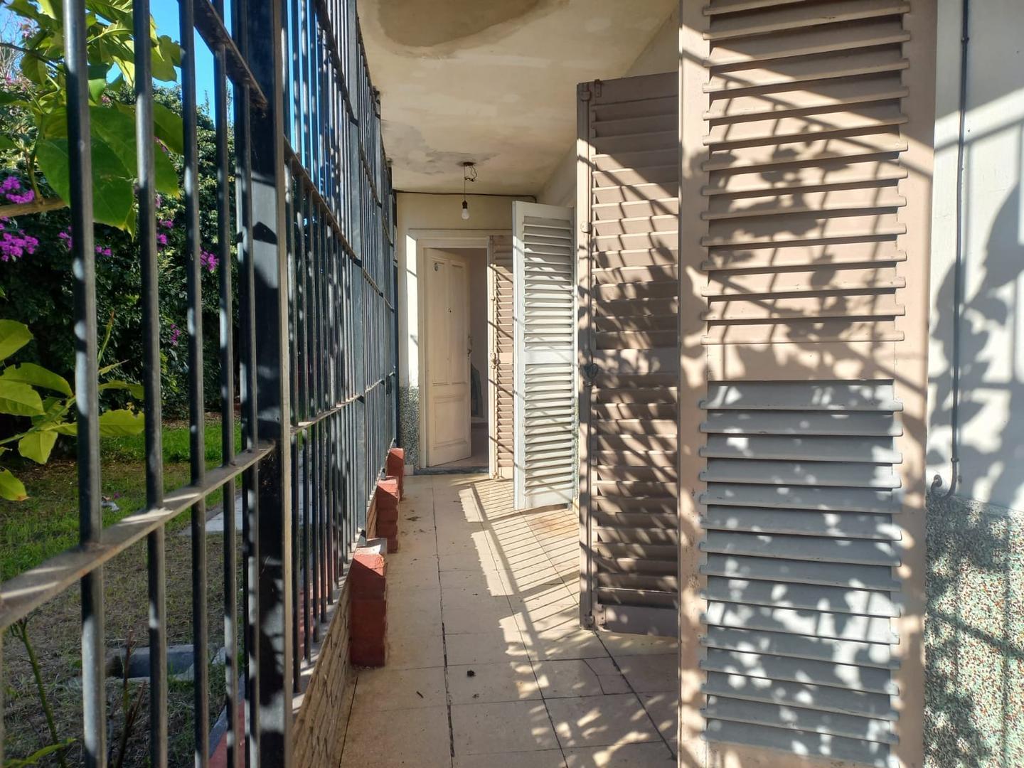 Casa en Venta con 4 cocheras