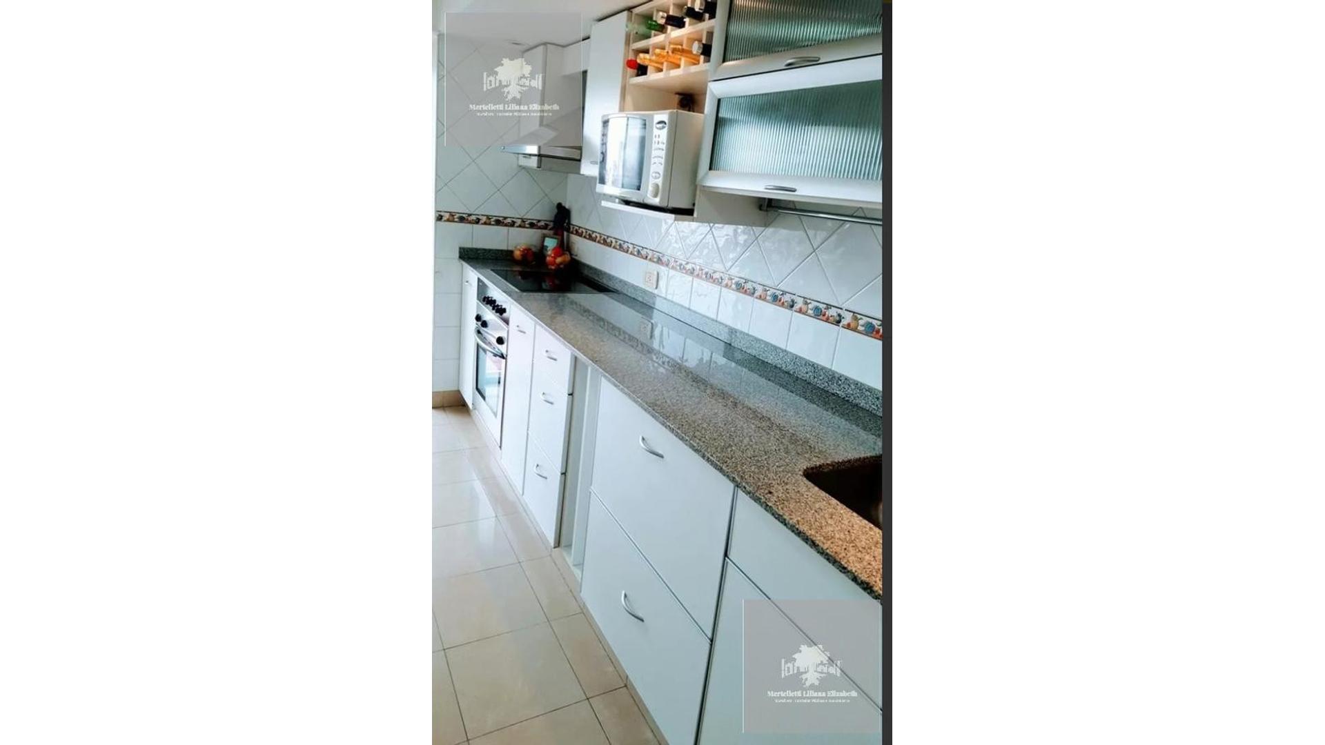 Departamento 4 ambientes con 2 baños