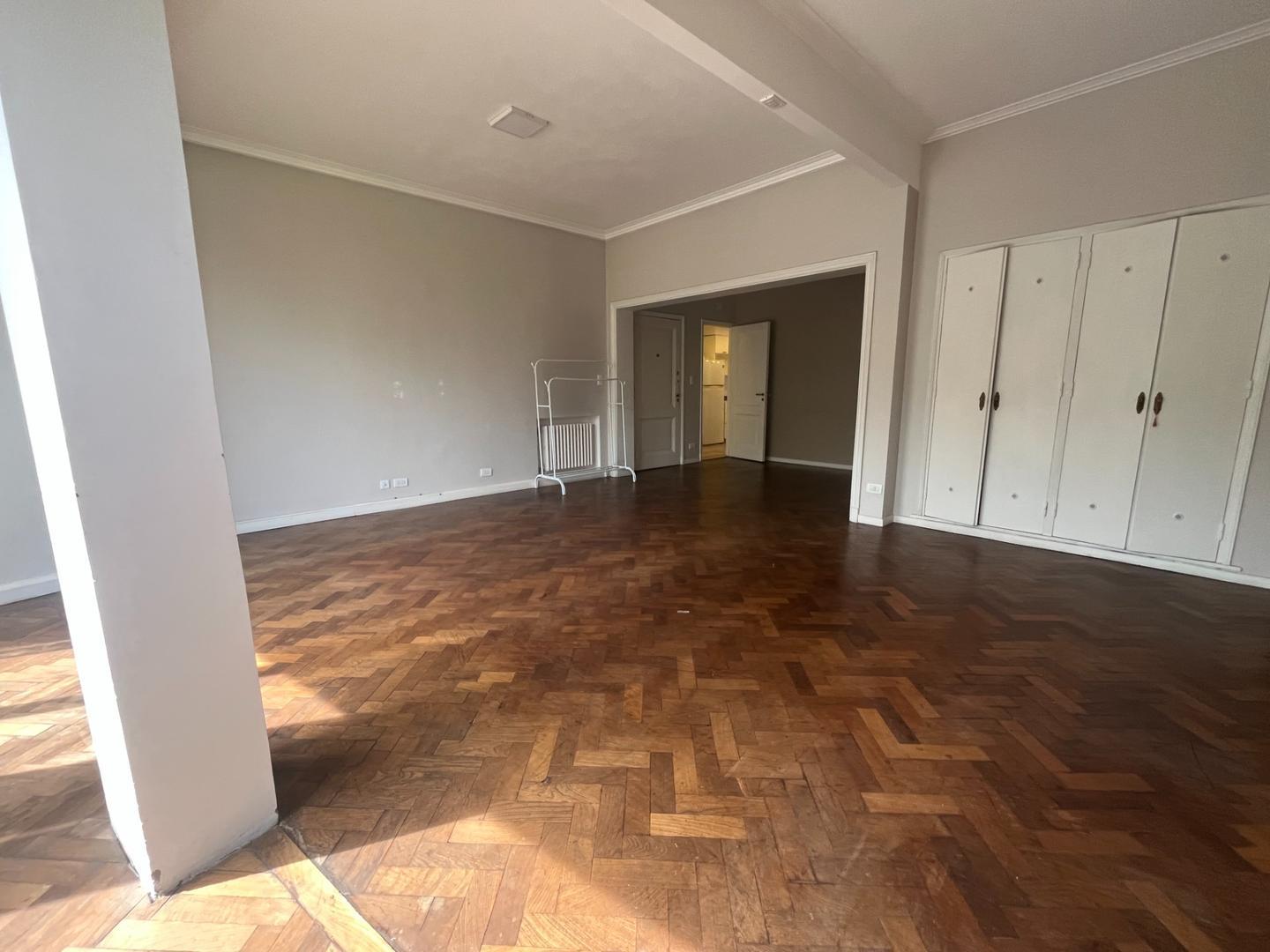 Departamento en Alquiler con 1 cocheras