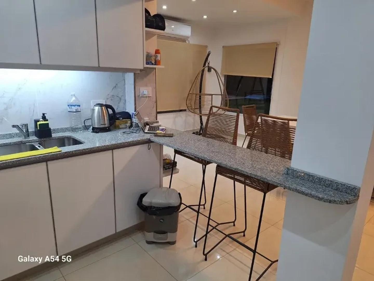 CASA 5 AMB CON PILETA, 650 METROS  EN EZEIZA BARRIO UNO