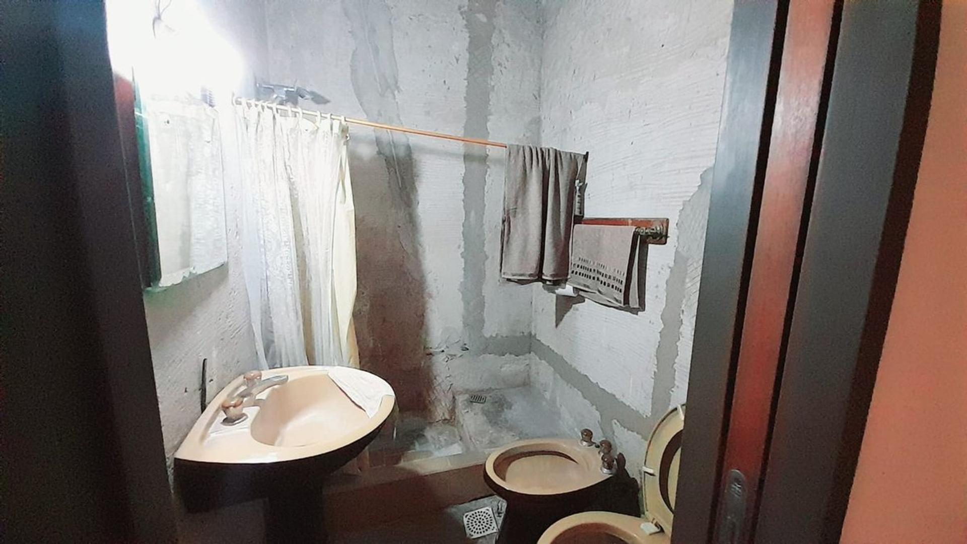 CASA 4 AMBIENTES EN VENTA LONGCHAMPS