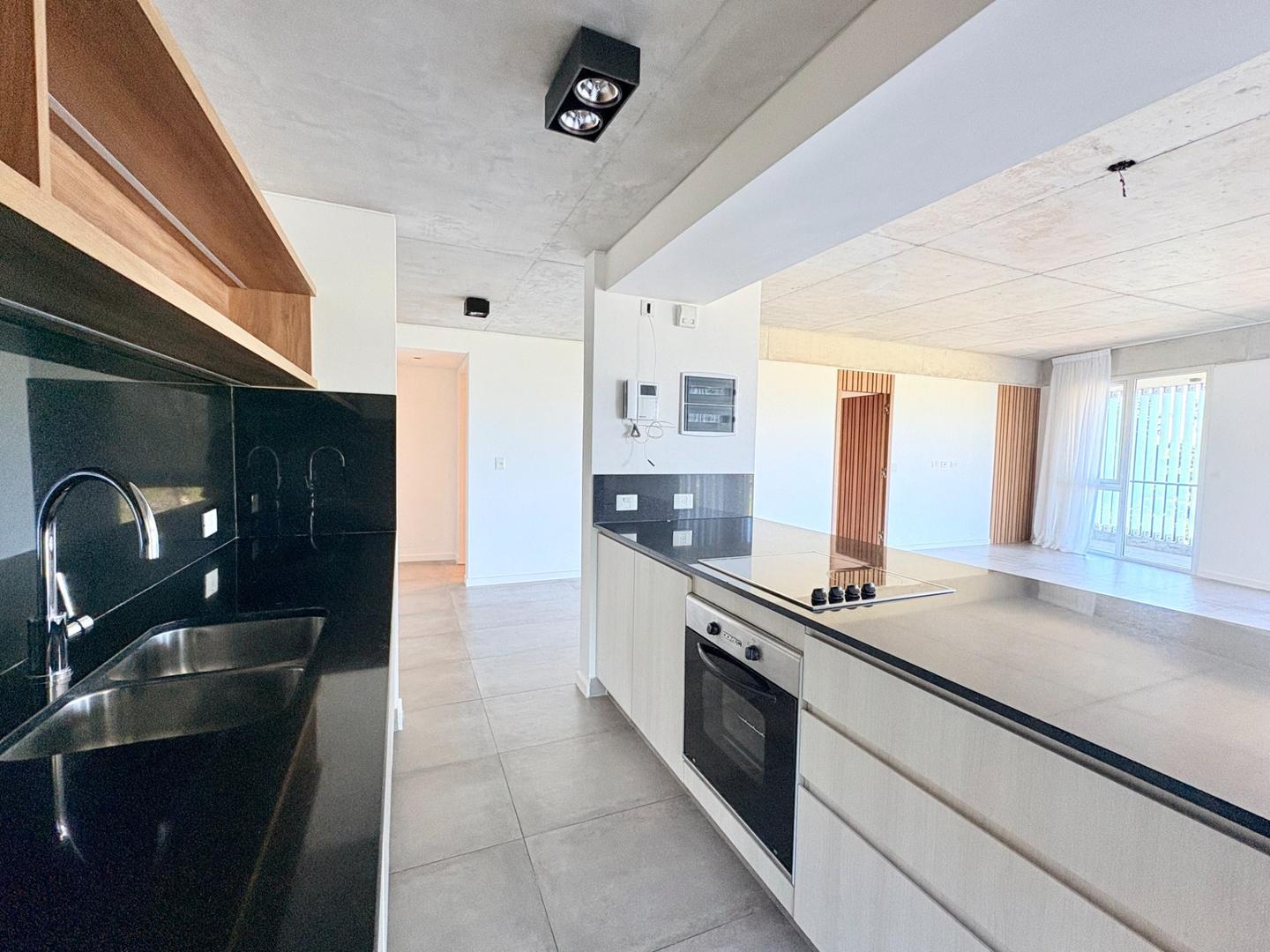 4 Ambientes - Vicente Lopez - Cochera semicub y gran baulera