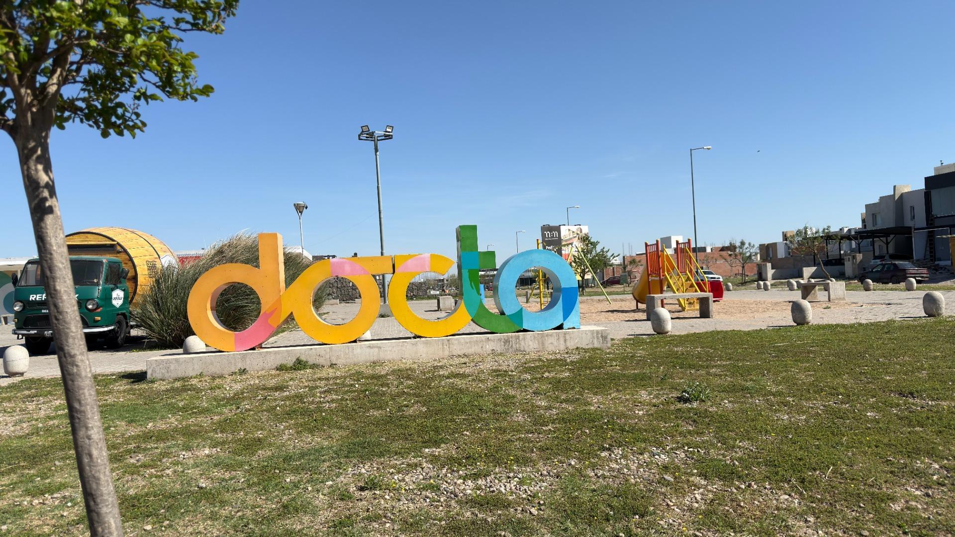 Terreno apto duplex en Nobu town (DOCTA) con escritura 