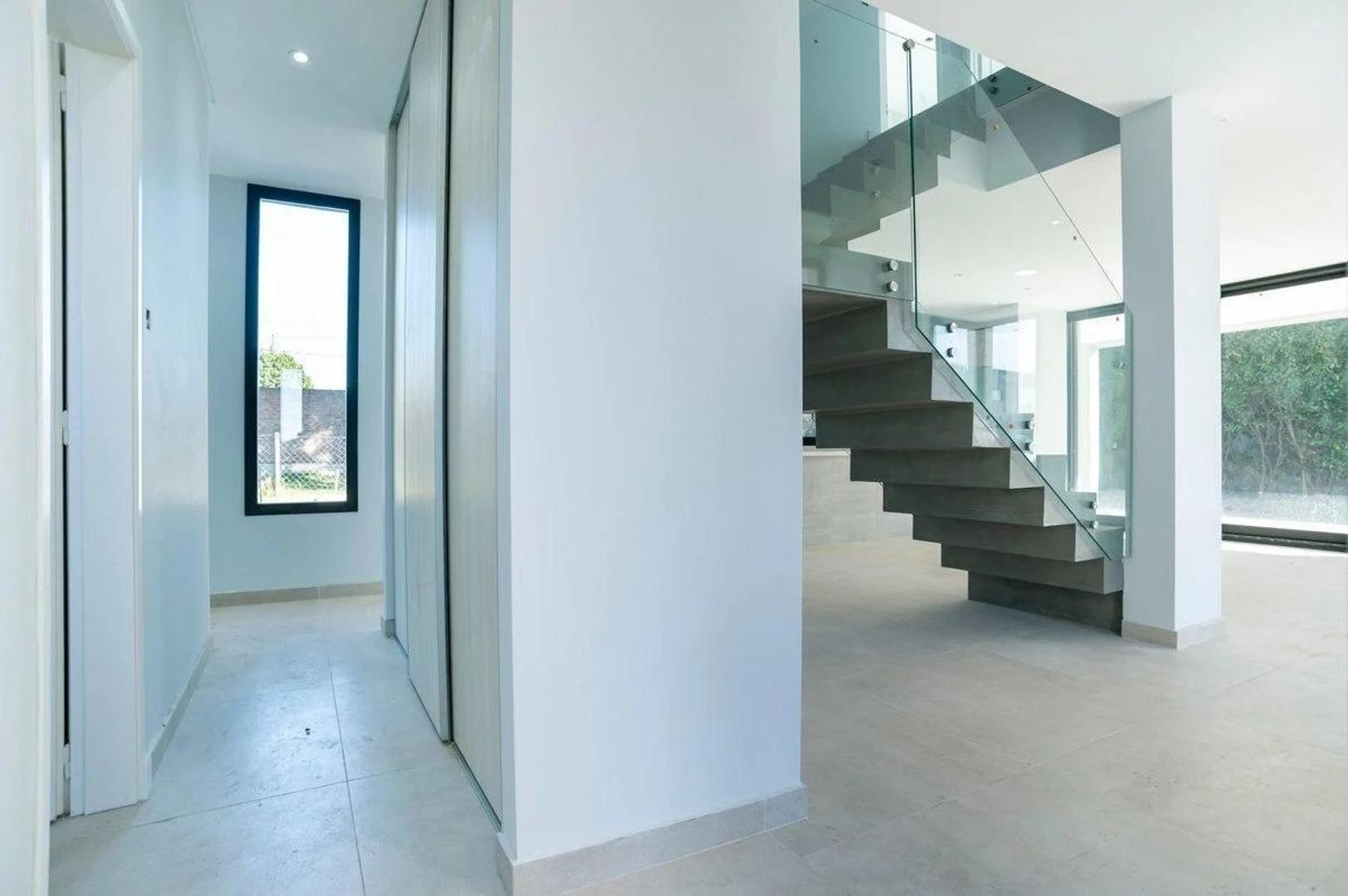 CASA EN VENTA BARRIO LAS GOLONDRINAS HUDSON