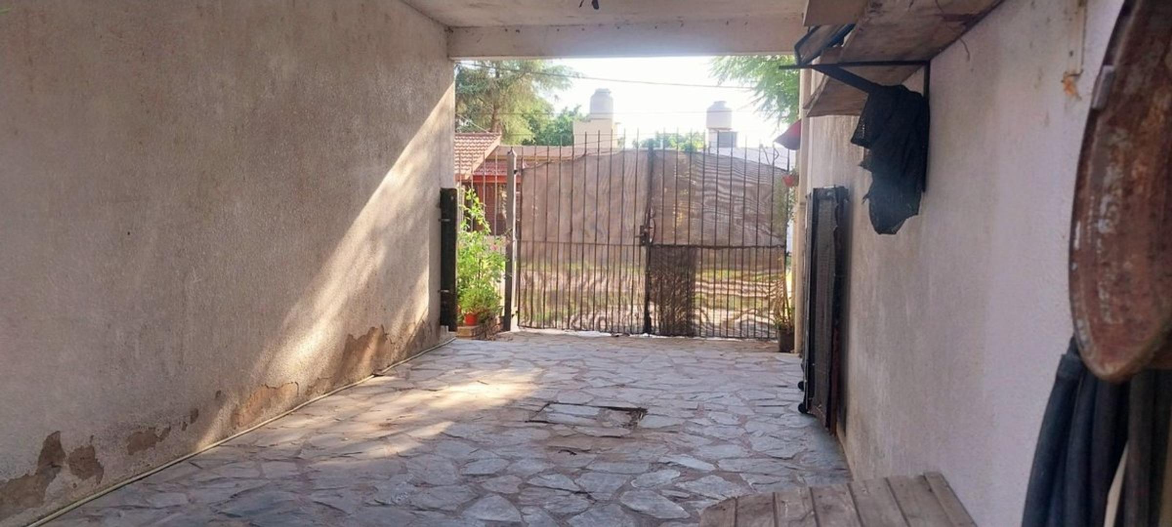 Casa 6 ambientes con 3 baños