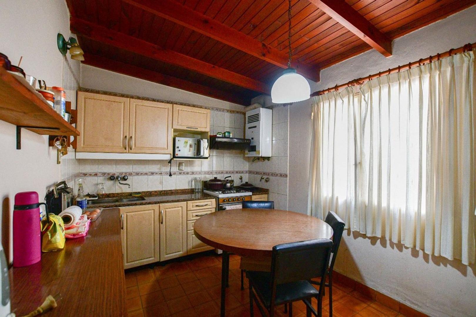 Casa 5 ambientes con 1 baño