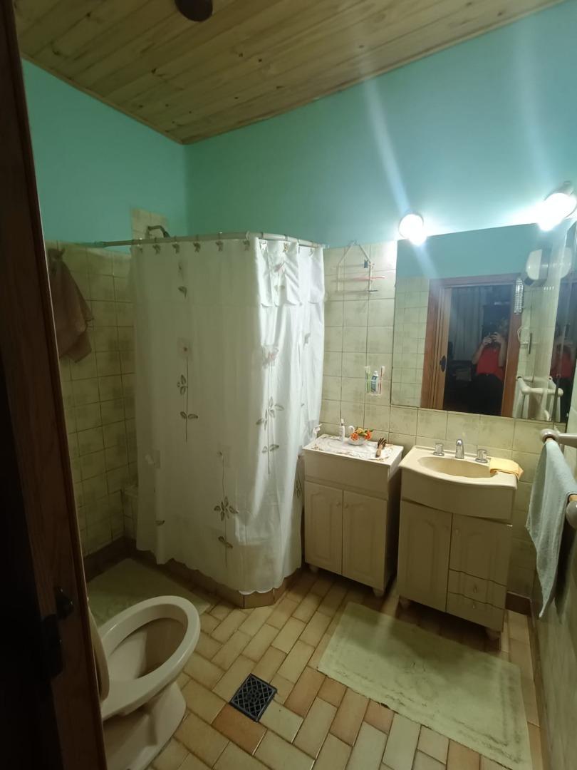 CASA CON LOTE DE  10 X 55 CON PH EN EL FONDO ESCUCHO OFERTAS