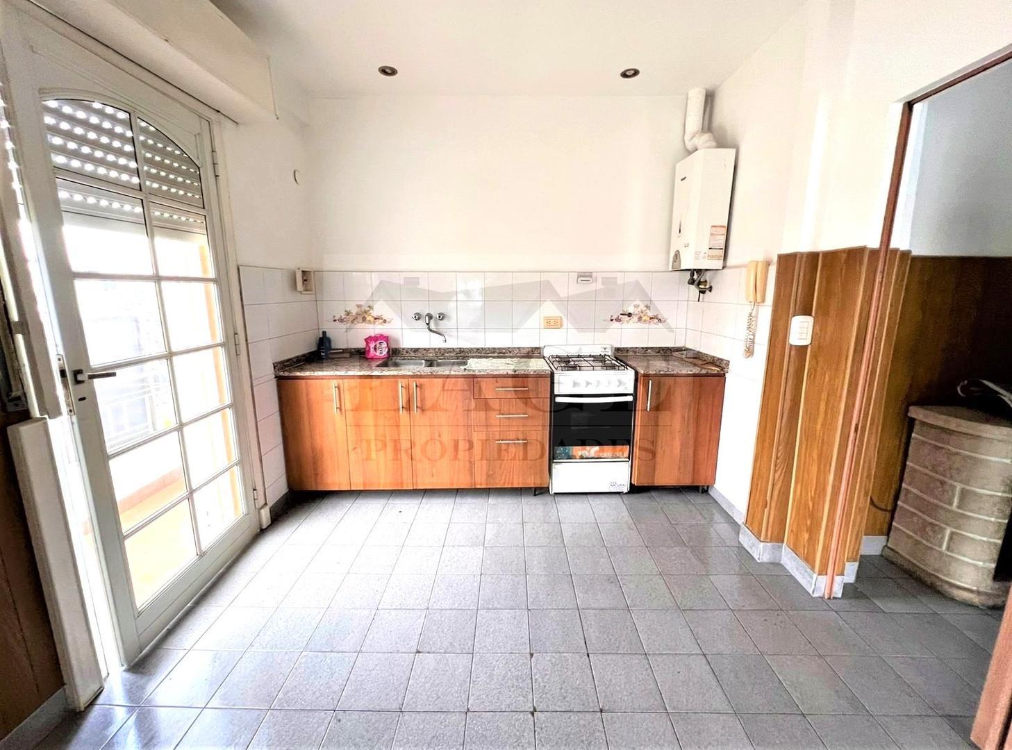 Depto Tipo Casa 4 ambientes con 2 baños