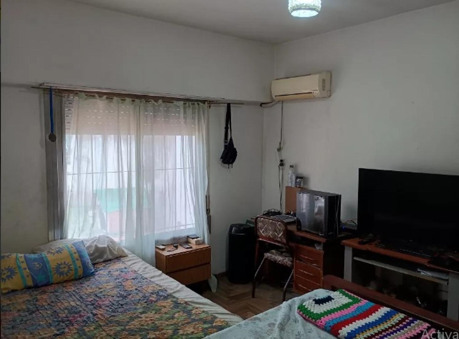 Casa en Venta con 4 cocheras