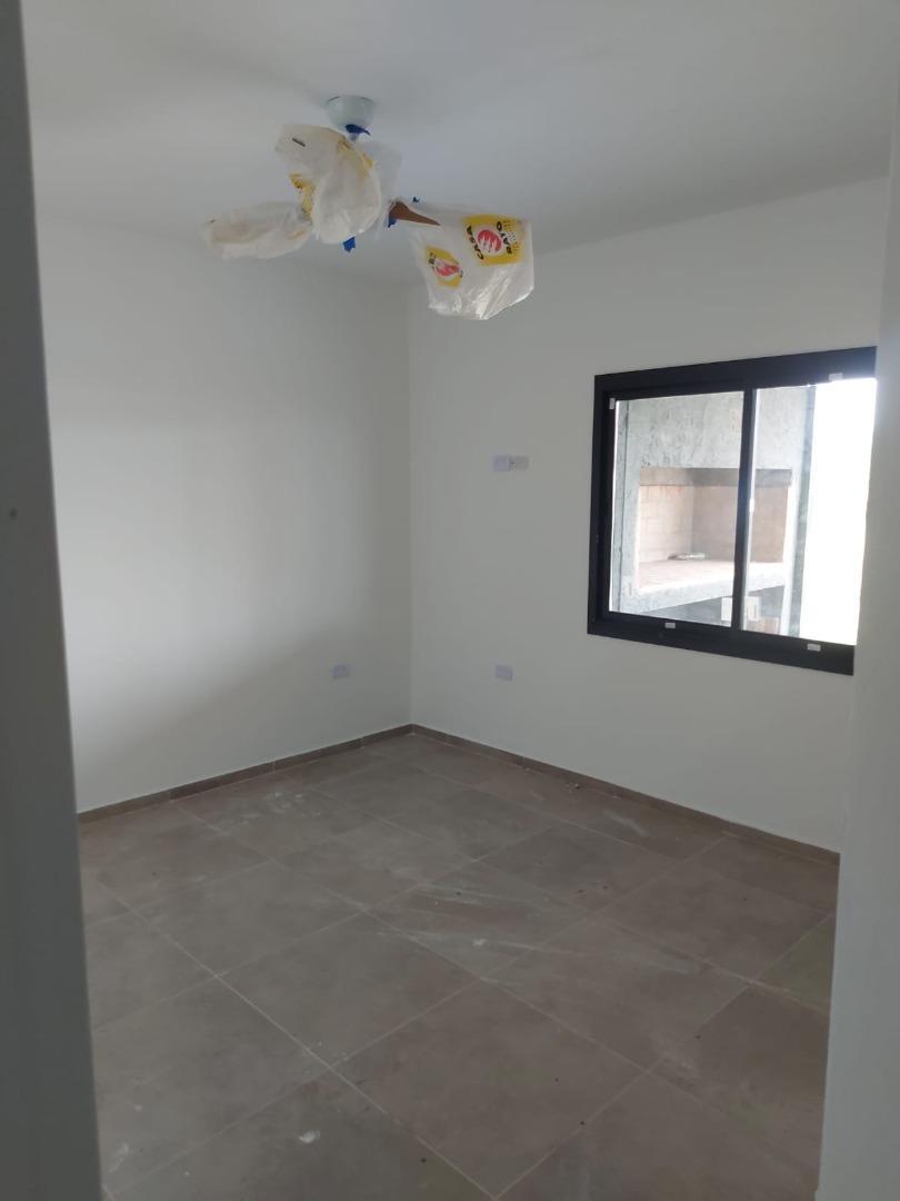 Casa en Alquiler con 1 cochera