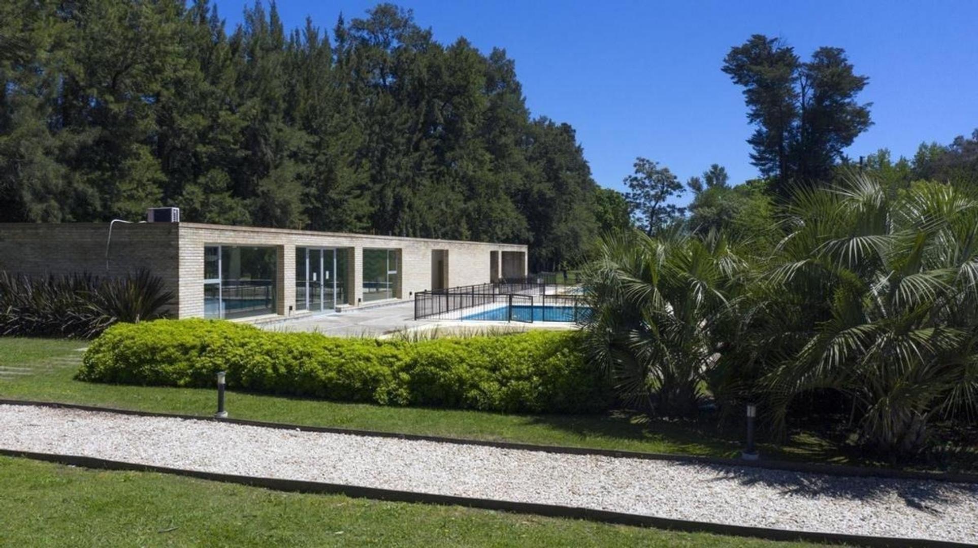 Terreno en Venta en Prados del Oeste, USD 75.000