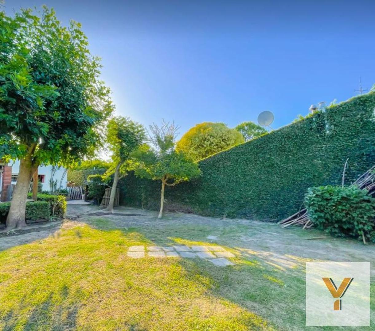 Casa en venta - 3 Dormitorios 2 Baños - Local - 4662Mts2 - Ensenada