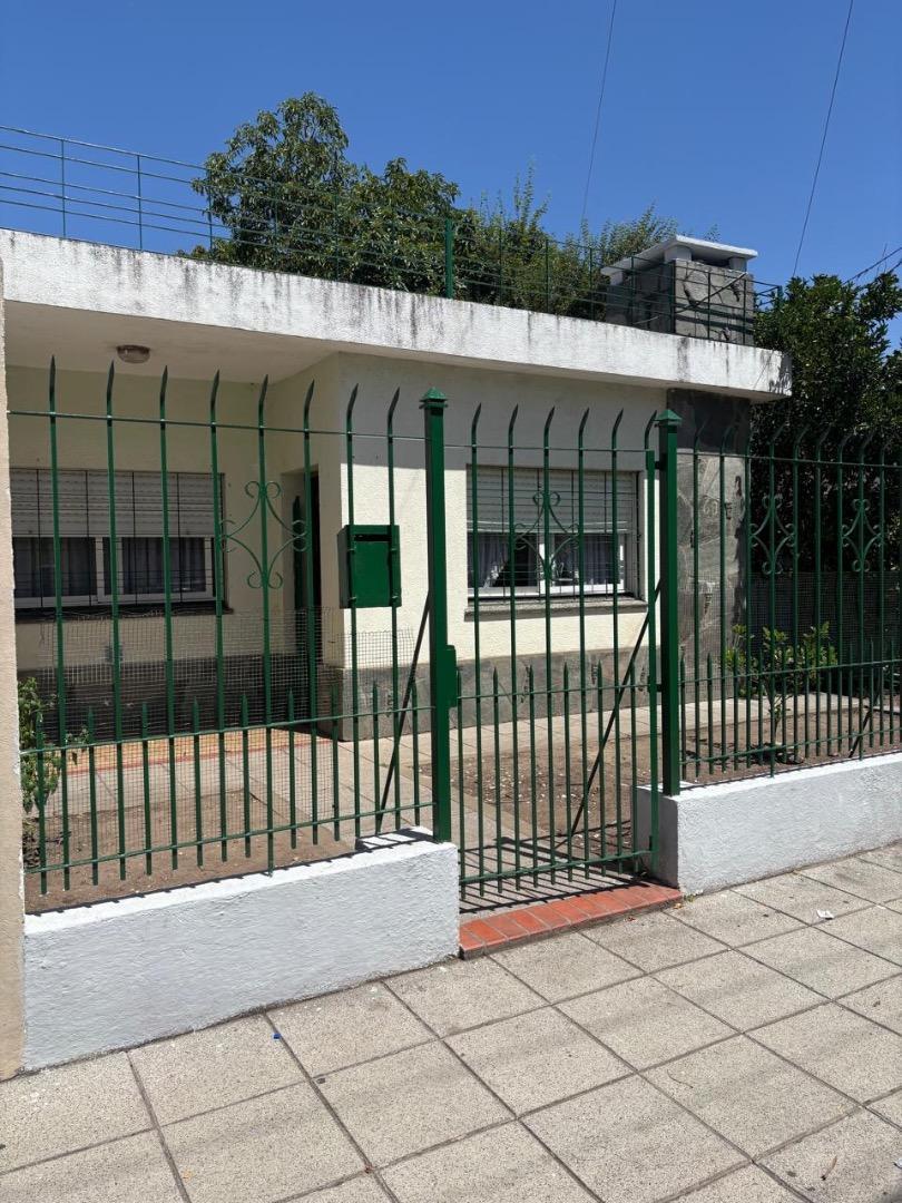 Casa en alquiler en José Mármol