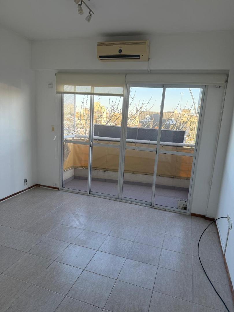 Departamento en Alquiler con 1 cochera