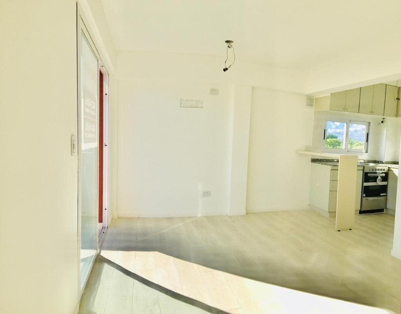 Departamento en Alquiler en Ituzaingo Norte, $ 650.000