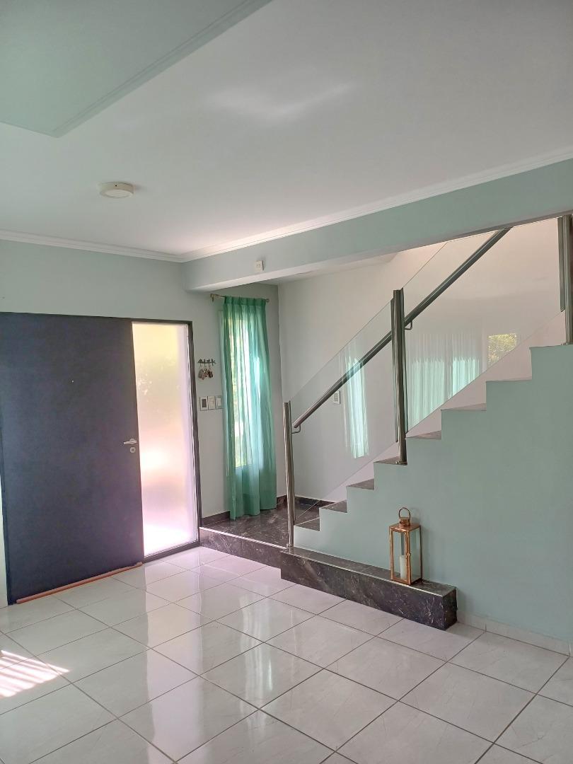 Oportunidad   Venta de excelente casa de 6 ambientes