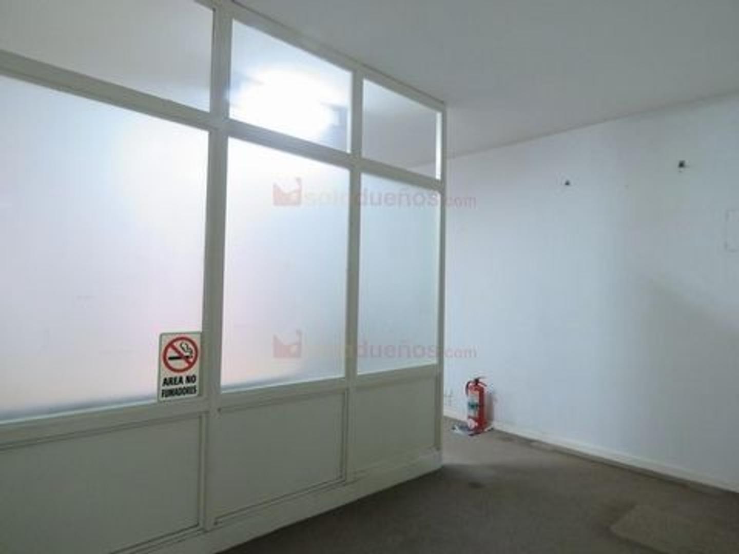 Oficina 3 ambientes con 1 baño