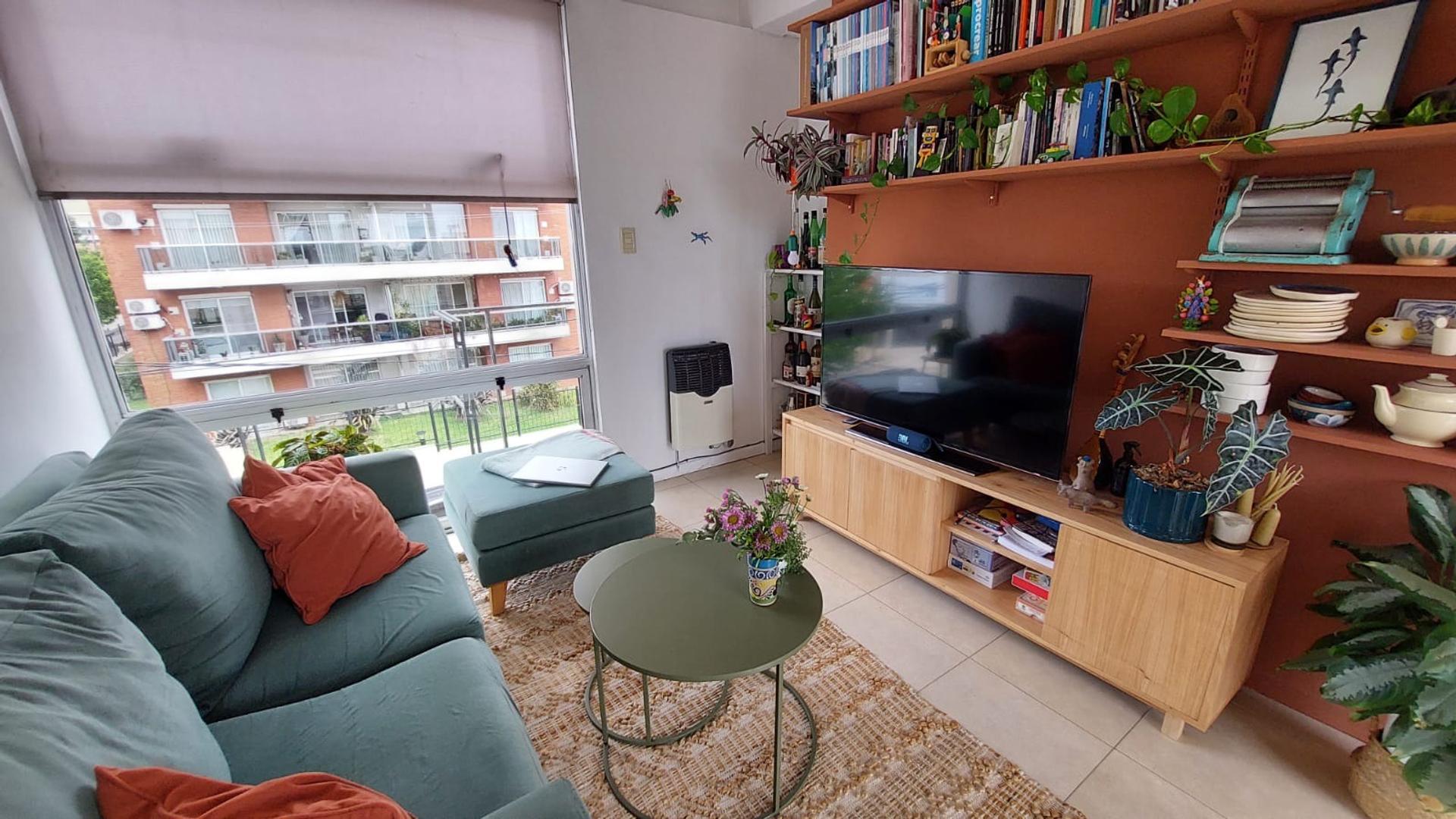 Departamento en Alquiler en Bernal, $ 700.000