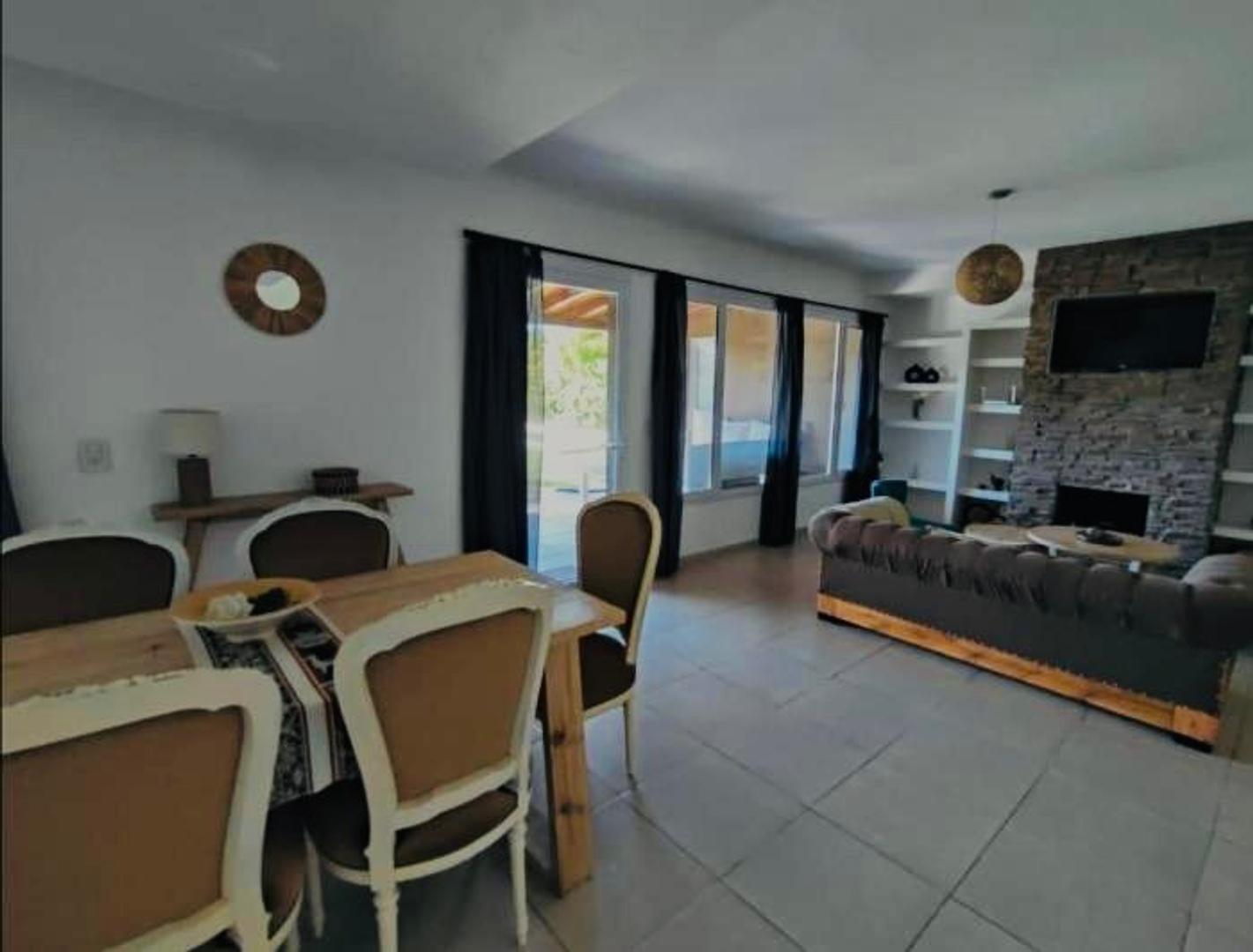 Casa en Alquiler de 3 dormitorios