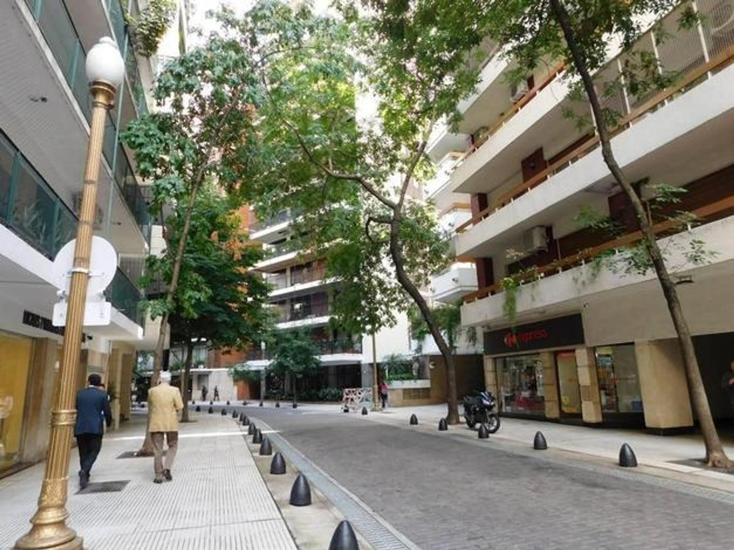 ZONA RETIRO  - COCHERA CUBIERTA FIJA -
