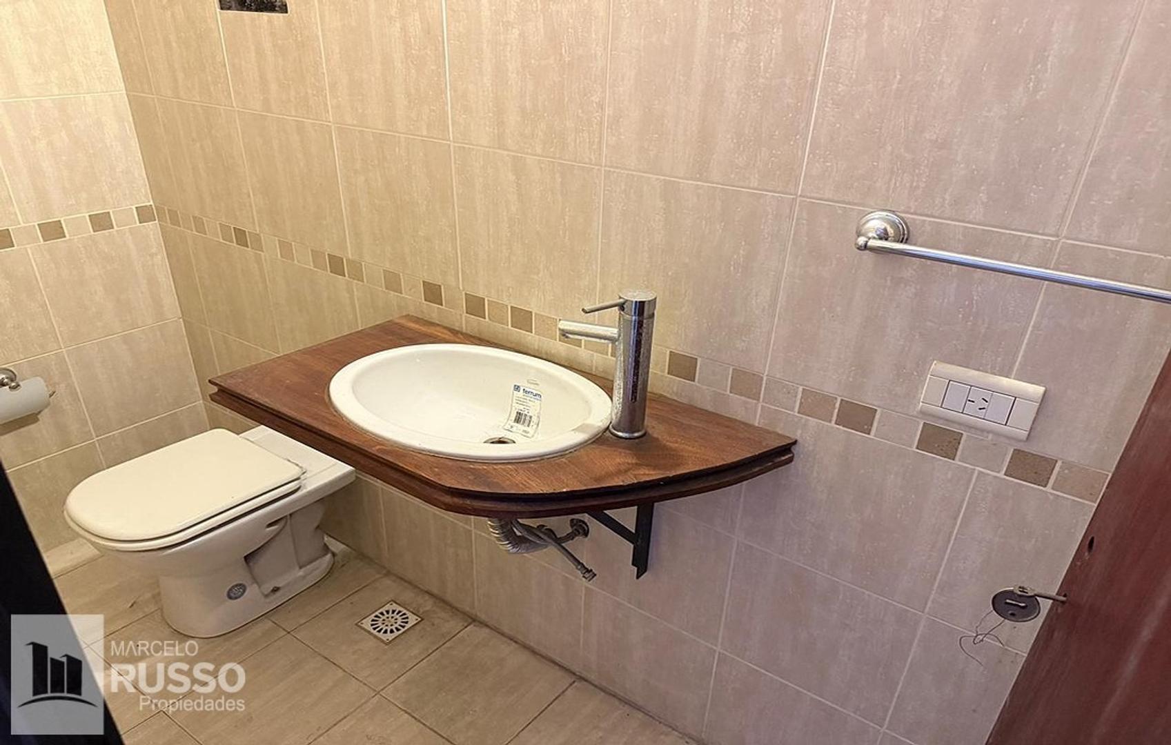 Depto Tipo Casa 3 ambientes con 2 baños