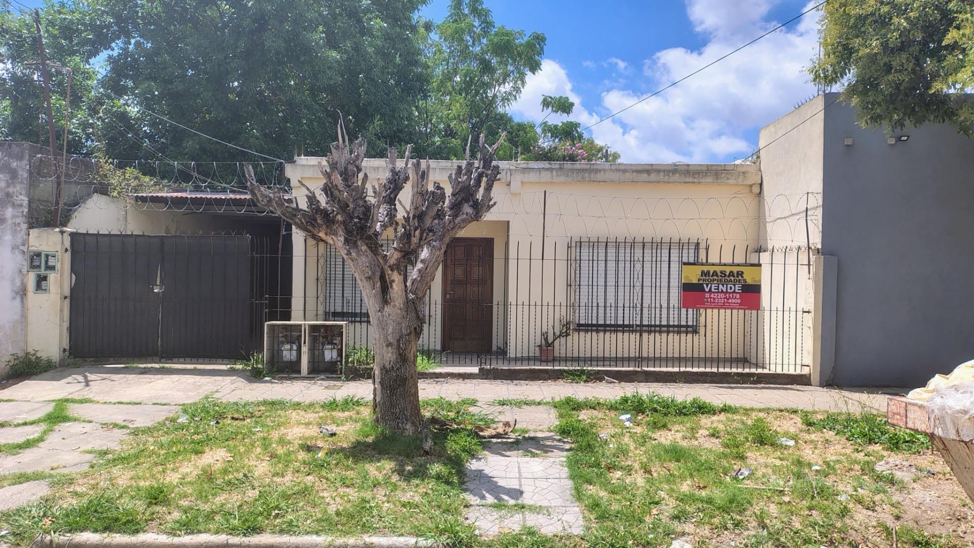 CASA EN VENTA IDEAL DOS FAMILIAS EN BUENA ZONA "CON SERVICIO