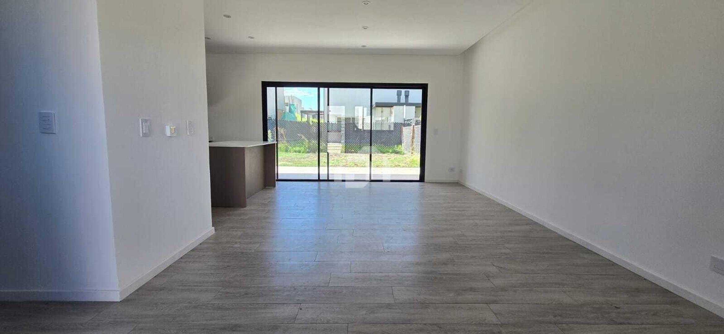 Casa en Venta en Pilar, USD 180.000