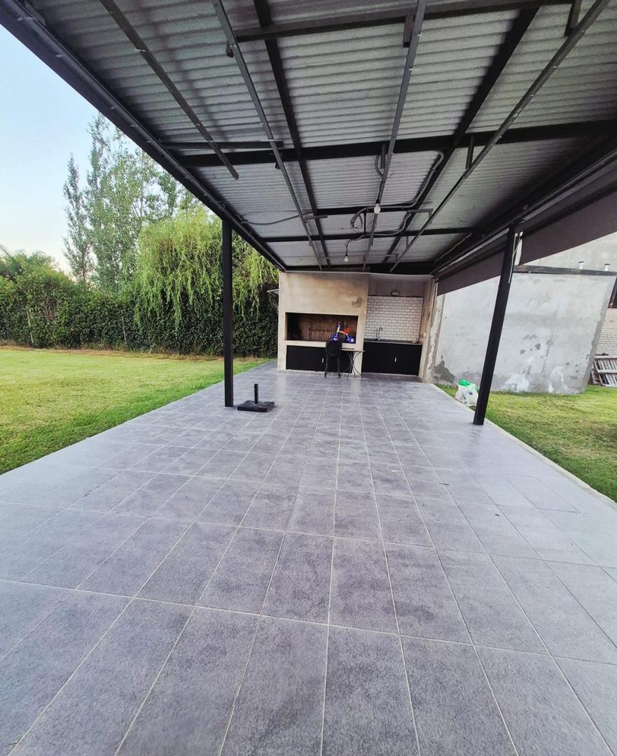 Casa 2 ambientes con 1 baño