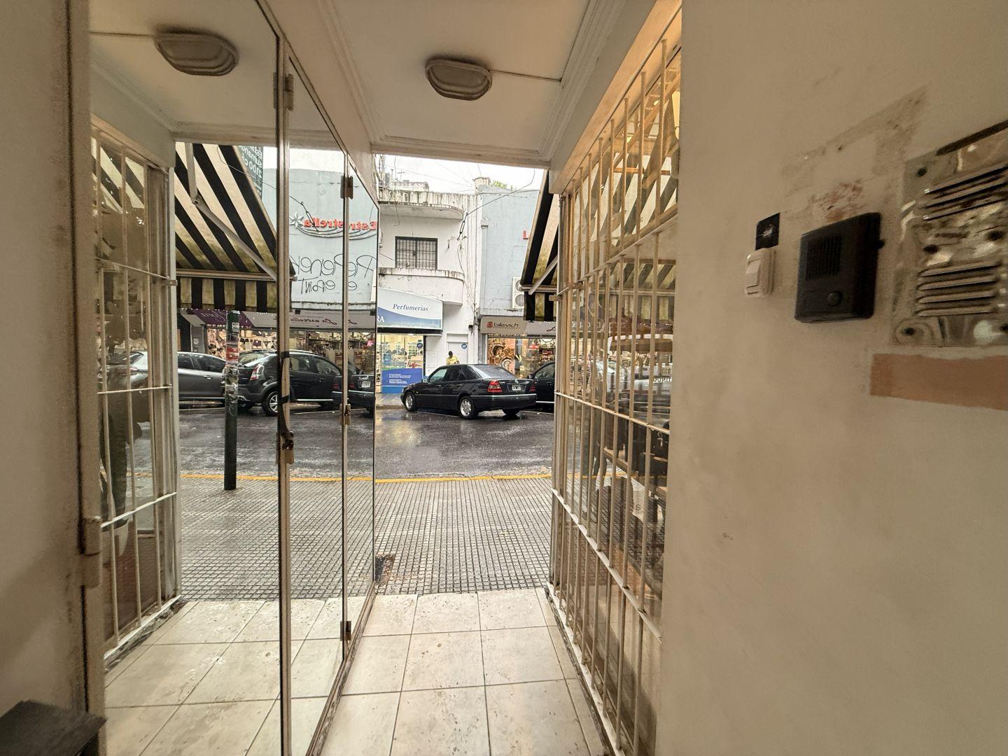 9 de julio 300, Piso 1