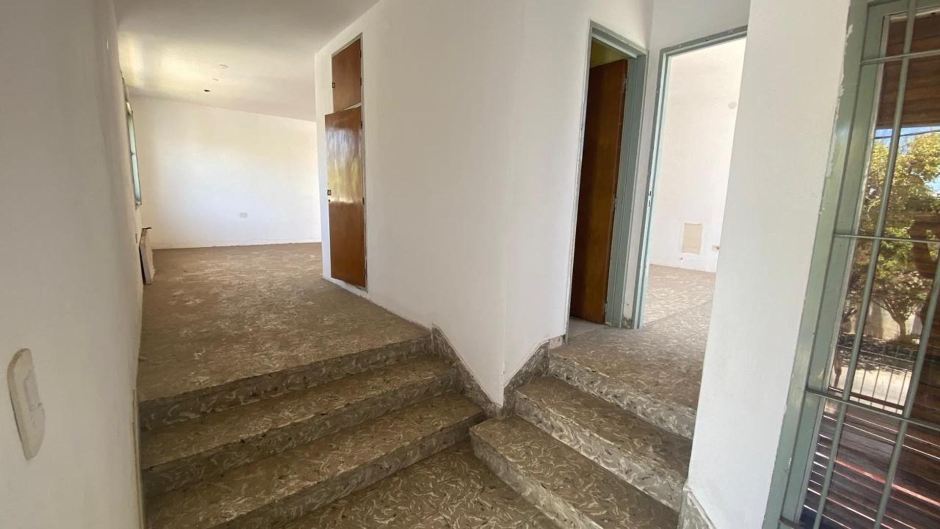 Depto Tipo Casa en Venta en Talleres Oeste, USD 68.000