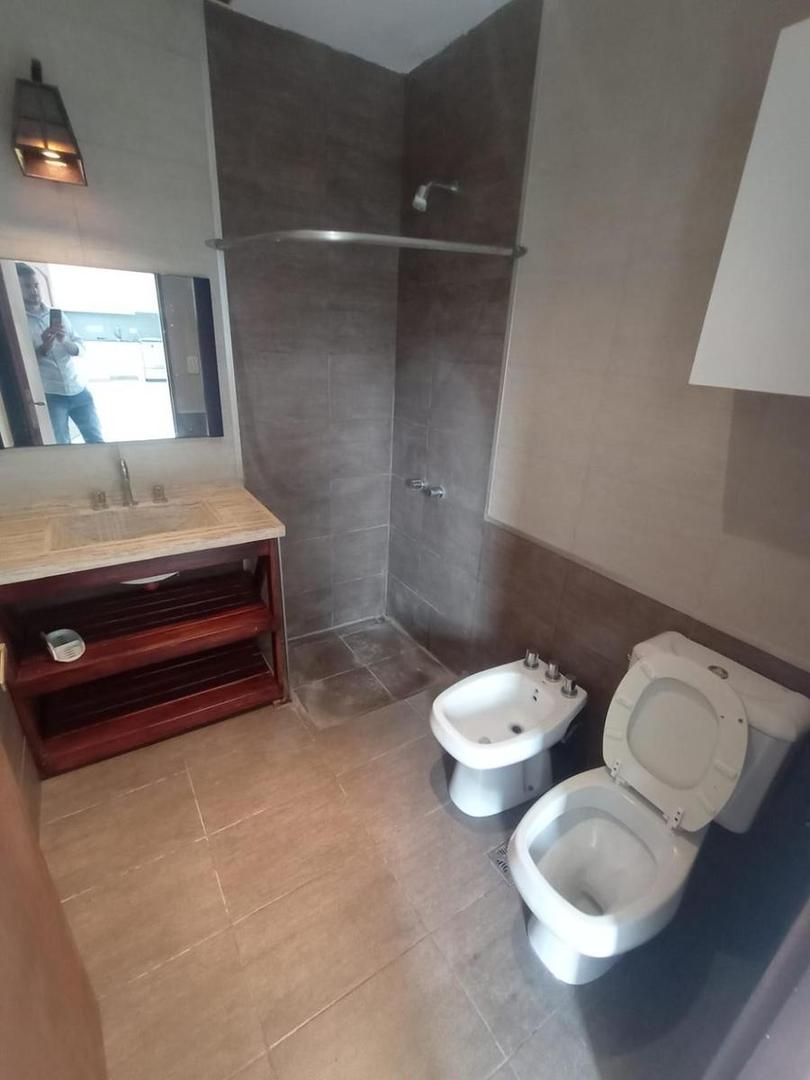 Casa 2 ambientes con 1 baño