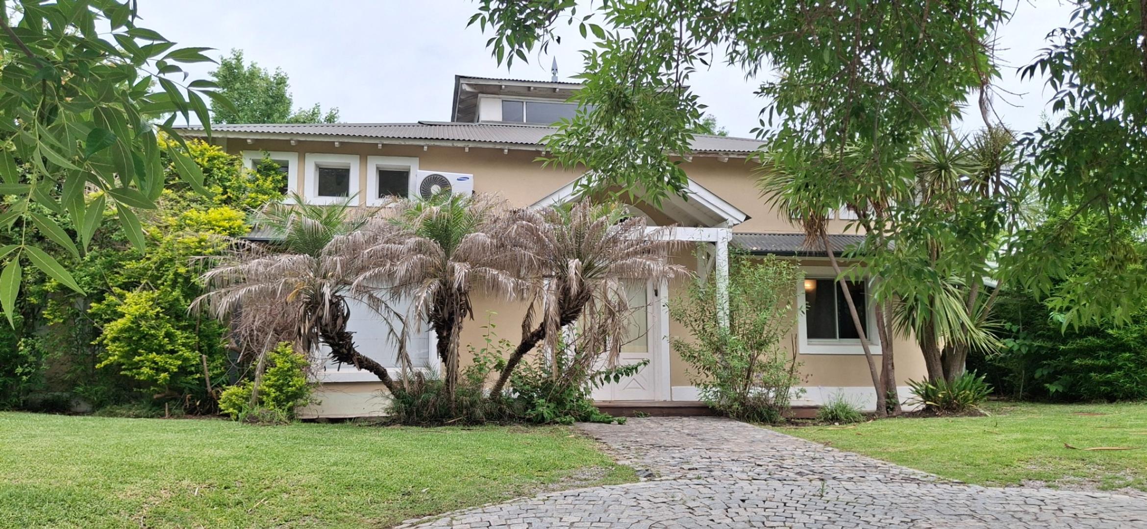 CASA EN VENTA EN BARRIO SEPTIEMBRE A REFACCIONAR