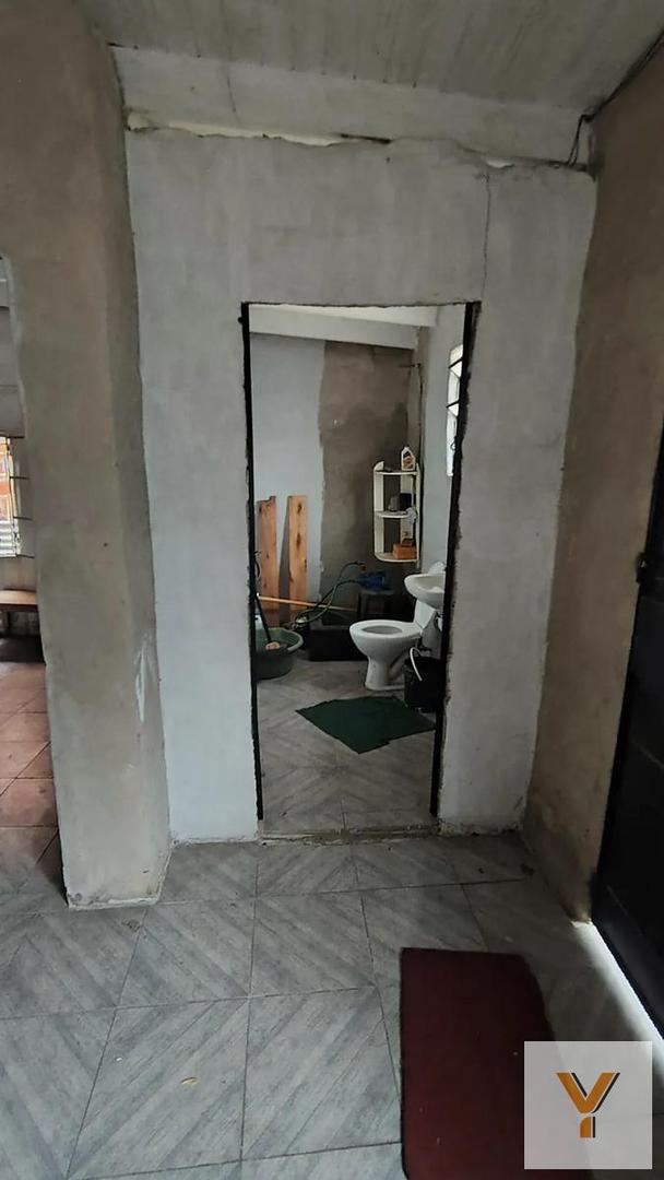 Casa 5 ambientes con 2 baños