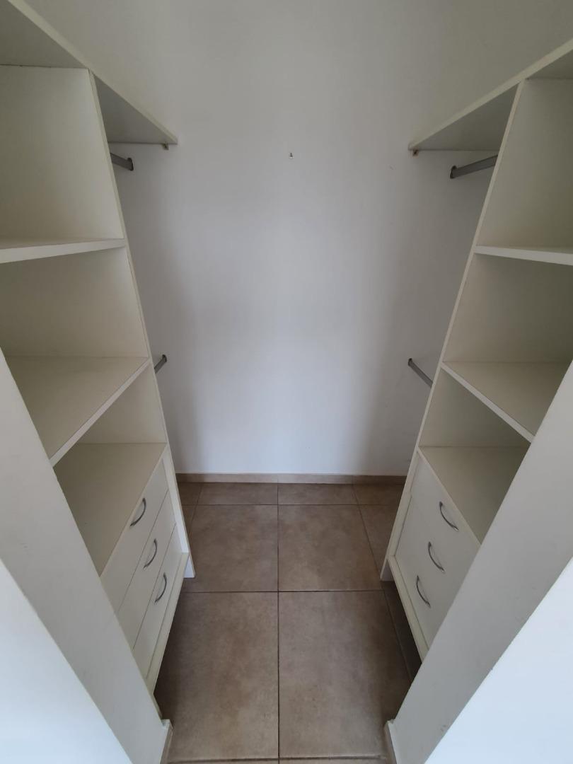 Departamento en Alquiler en Valentin Alsina, $ 600.000