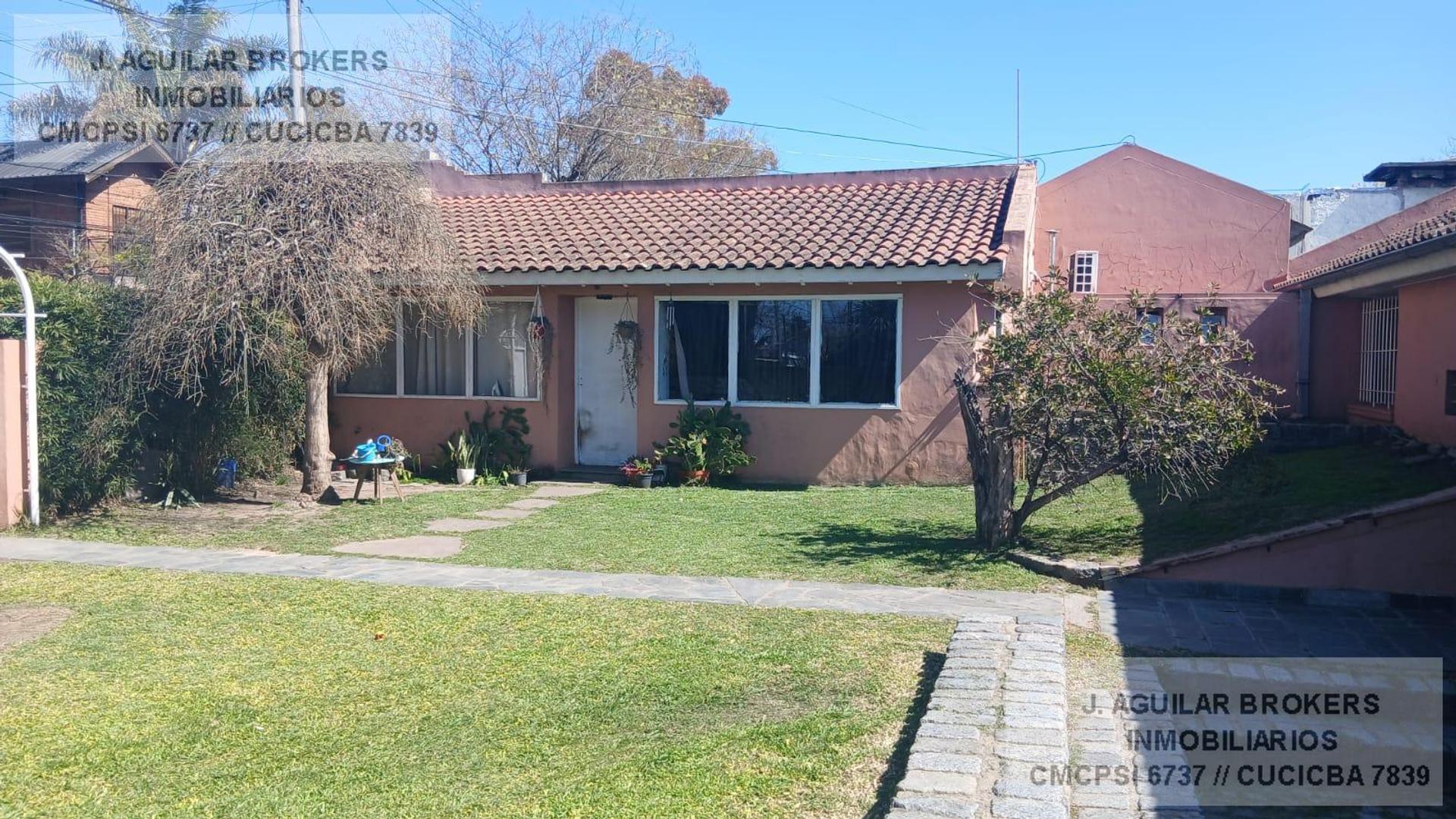 Casa en Venta con 2 cocheras