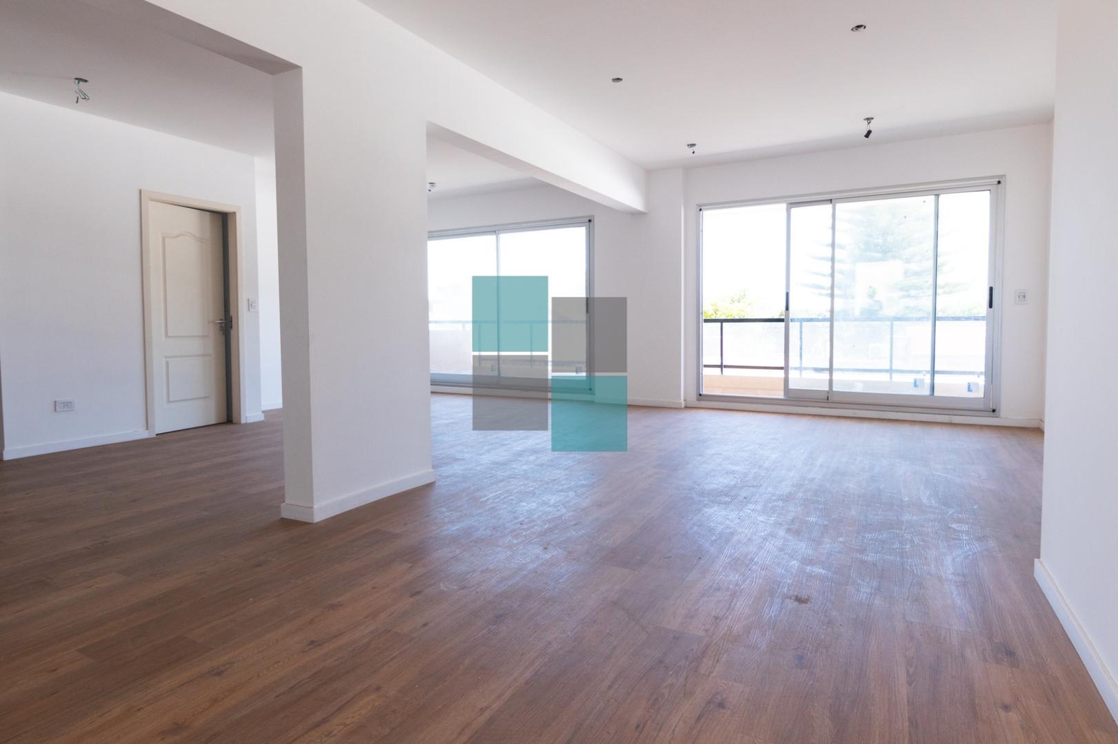 Departamento en Venta de 4 dormitorios