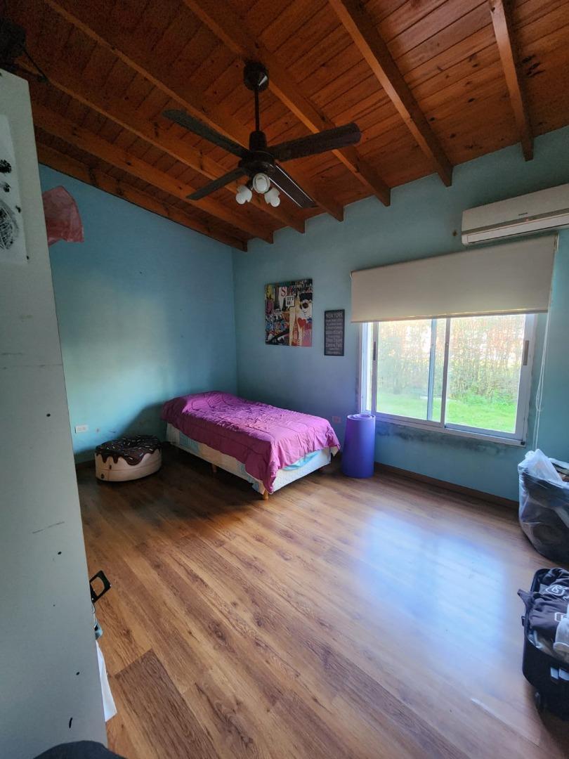 Casa en Alquiler con 3 cocheras