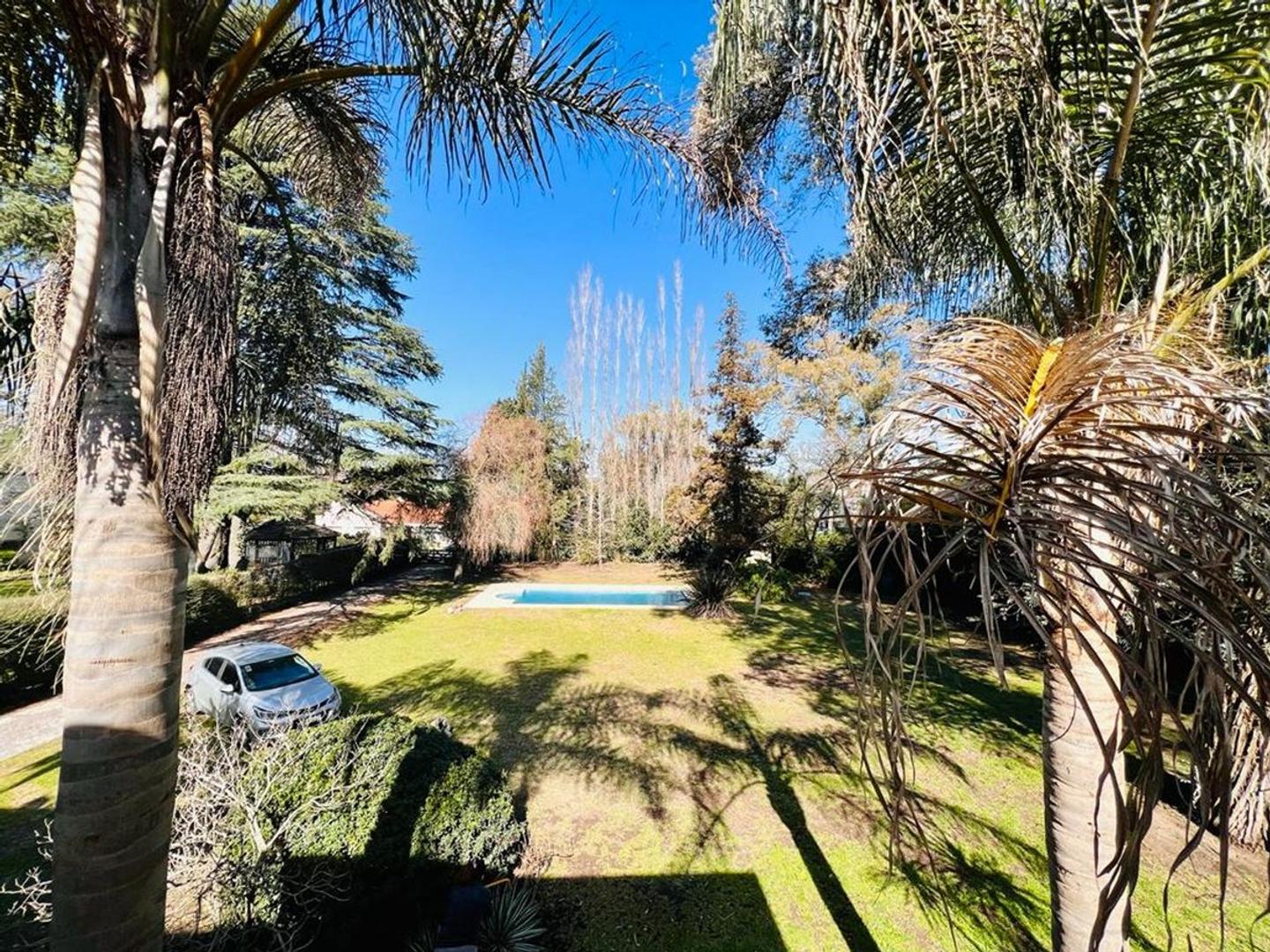 VENTA CASA PILAR 5 AMBIENTES PERMUTA