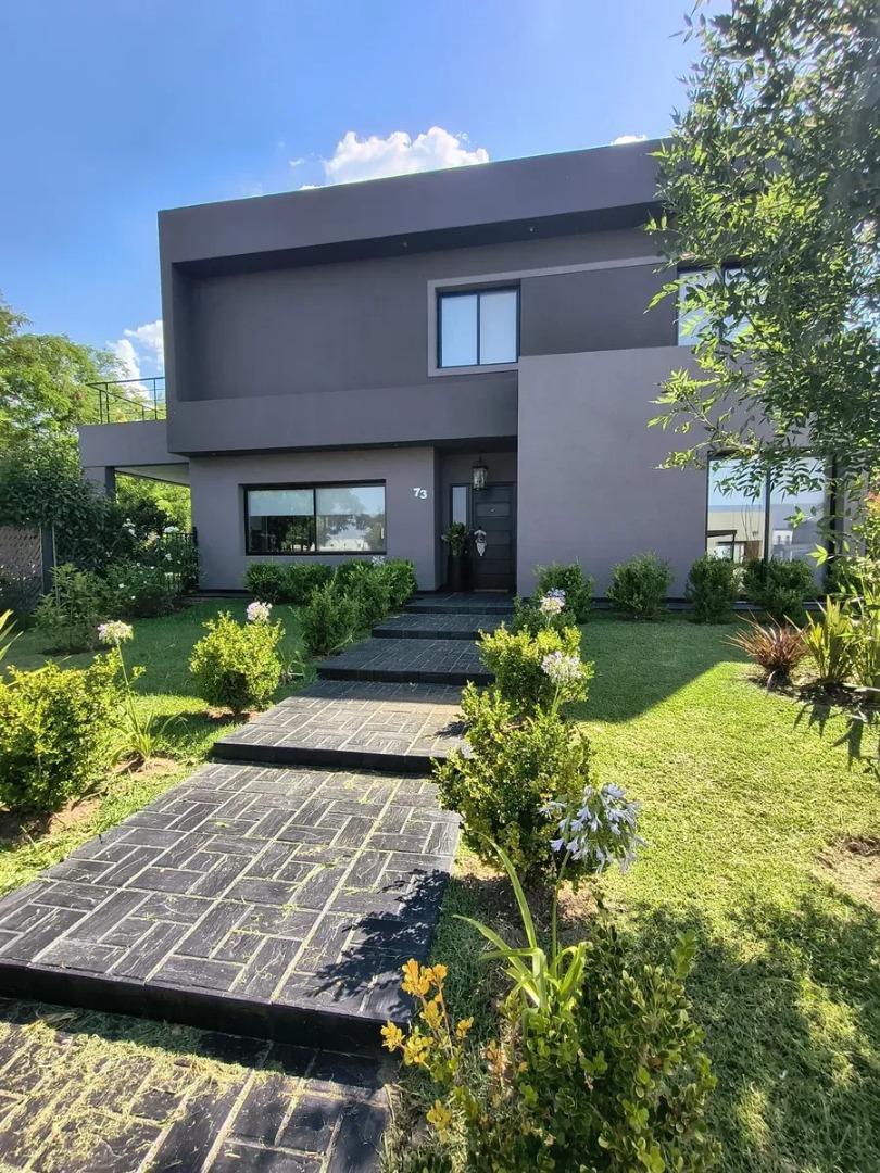 Exelente casa en venta, Santa Maria, Pilar Del Este