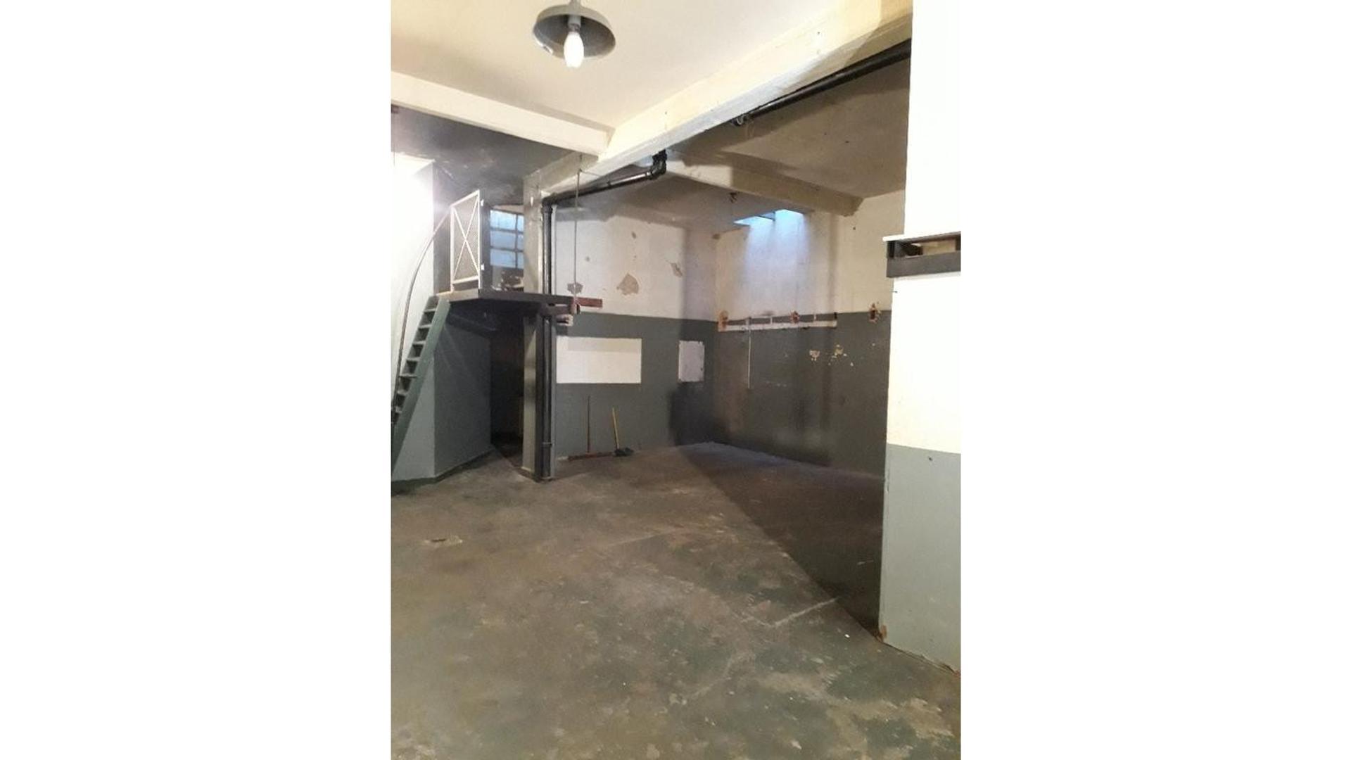 GALPON / LOCAL / DEPOSITO - 122M² con oficina + baño + cocin