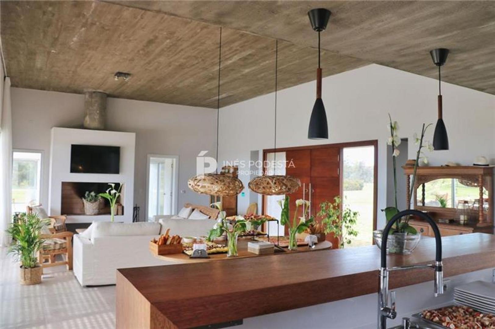 CASAS - CASA - MANANTIALES