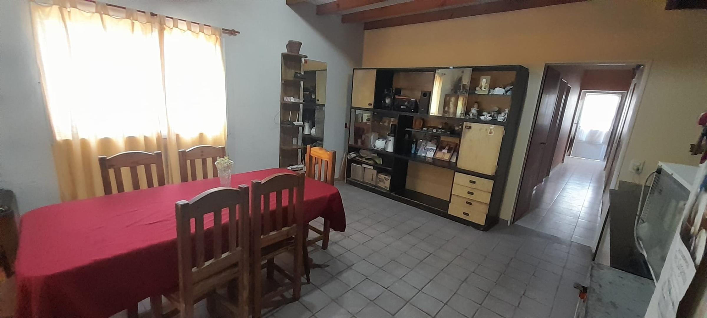 Casa 4 ambientes con 1 baño