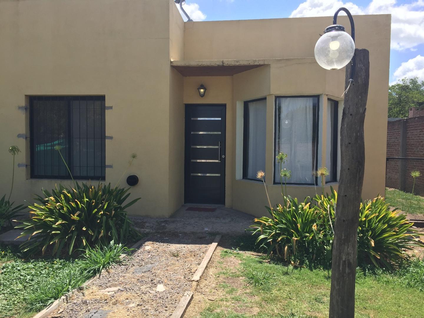 Casa con 2 dormitorios en alquiler