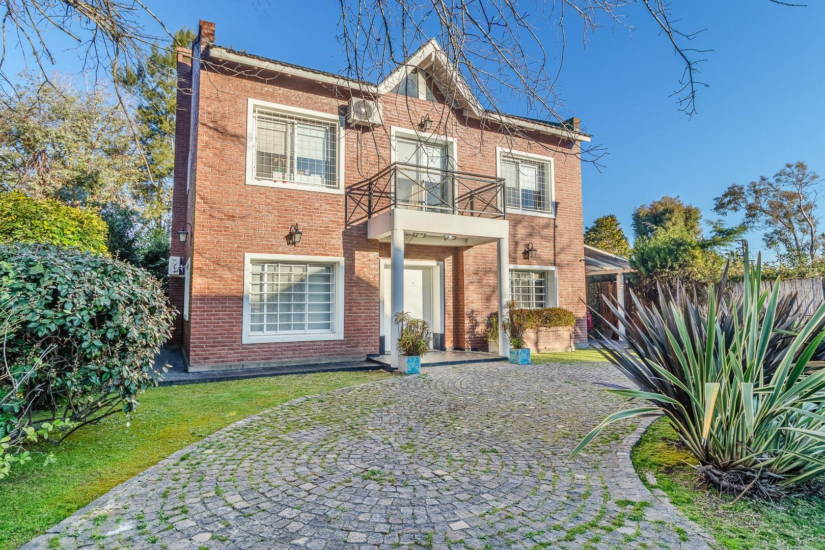 CLUB EL CARMEN VENTA CASA 4 AMB.