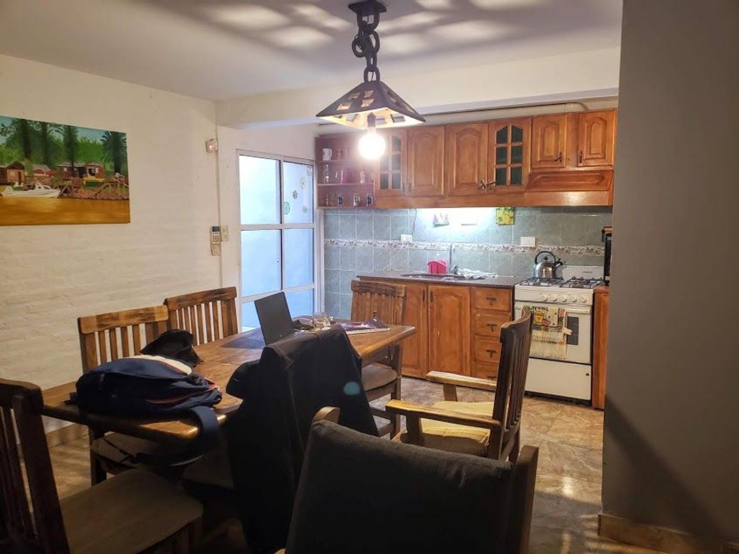 Depto Tipo Casa 5 ambientes con 2 baños